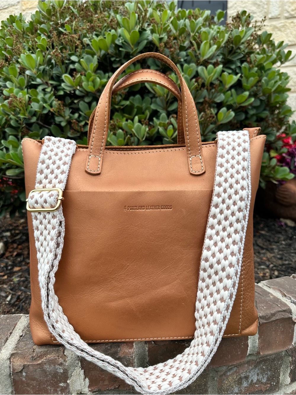 PLG Hava Medium crossbody tote 👜